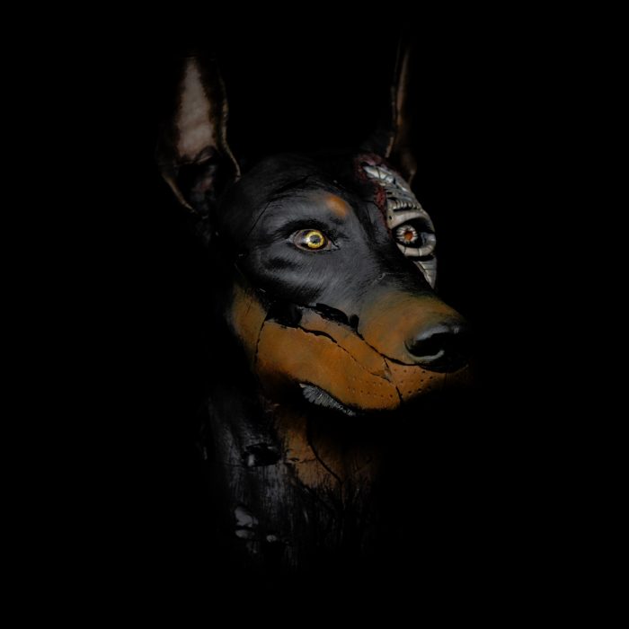 Doberman, sculpture de Dyson — L’Arche, vue 2