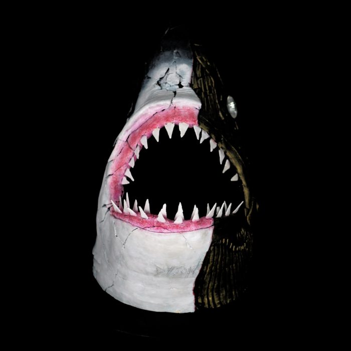 Requin, sculpture de Dyson — L’Arche